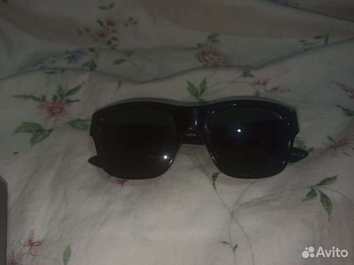 Солнцезащитные очки женские prada