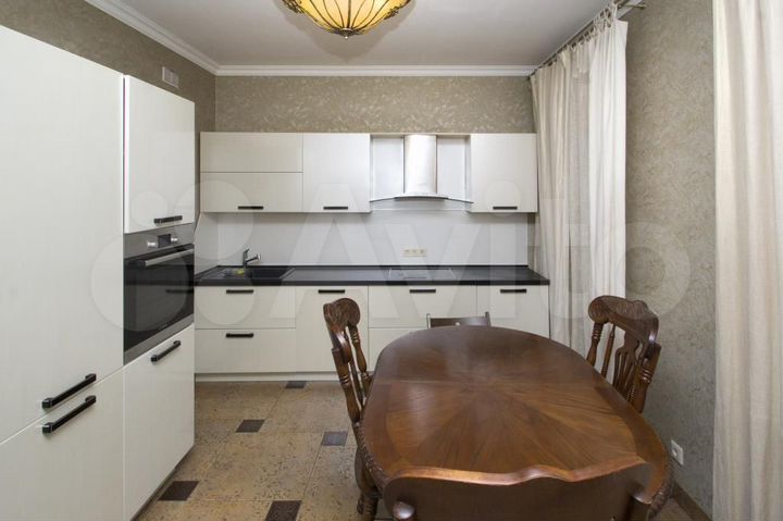 3-к. квартира, 113 м², 5/6 эт.