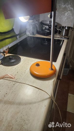 Лампа настольная