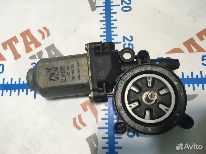 Моторчик стеклоподъемника передний правый Прав