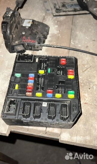 Блок предохранителей Renault Megane 3