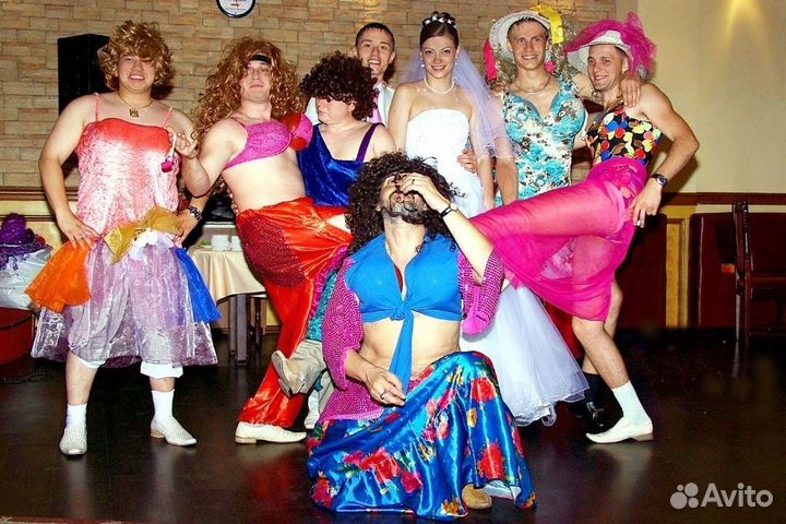 Ведущий - тамада (вокал) и ди-джей