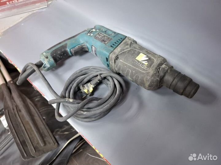 Перфоратор Makita HR2470