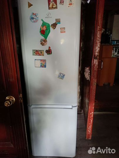Холодильник бу indesit