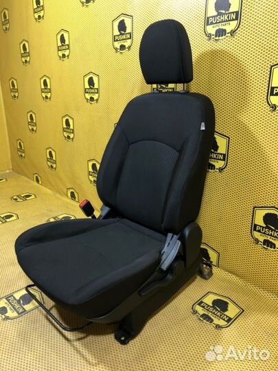 Сиденье переднее левое Mitsubishi ASX