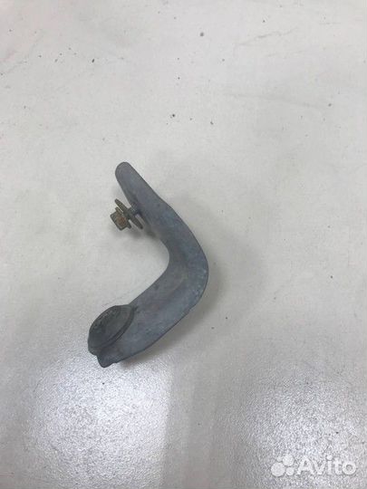 Кронштейн радиатора правый Renault Logan