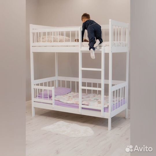 Двухъярусная кровать массив