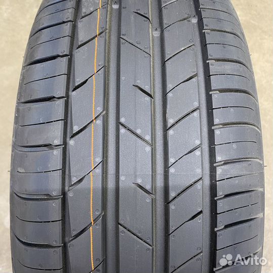 Kumho Ecsta HS52 225/55 R16 99W