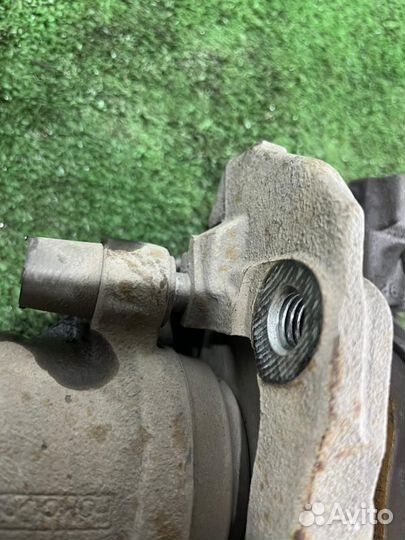 Суппорт передний правый Ford Focus 3 2011 CB