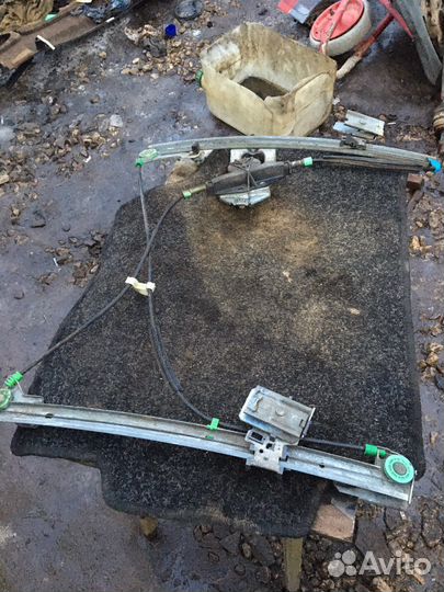 Стеклоподъемник правый V-w golf 3,венто