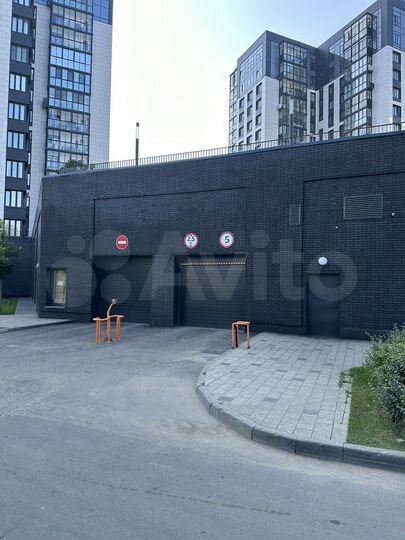Машиноместо, 14 м²