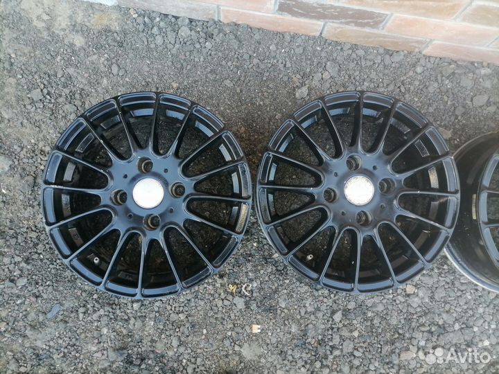 Литые диски R15 на Ниссан Тиида