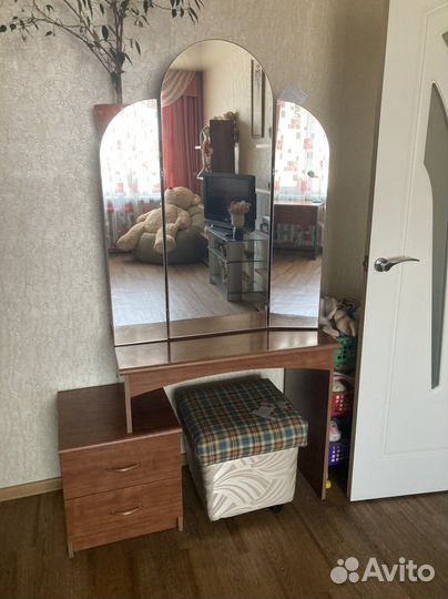 Спальный гарнитур