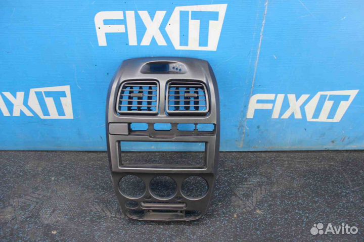 Накладка центральной консоли Hyundai Accent (Хенда