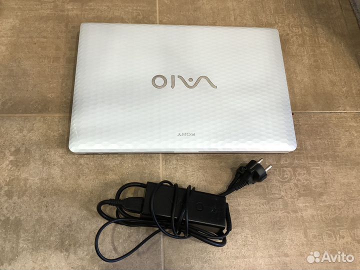 Ноутбук Sony vaio iniel i3/6gb/gt410m/320gb