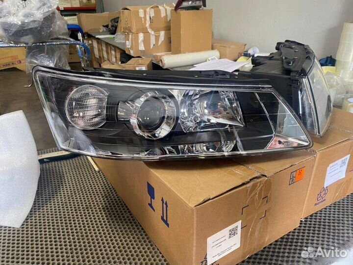 Фара правая Hyundai Sonata NF 2004-2006