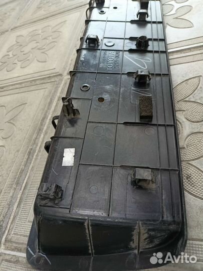 Накладка заднего номера на Toyota Hilux