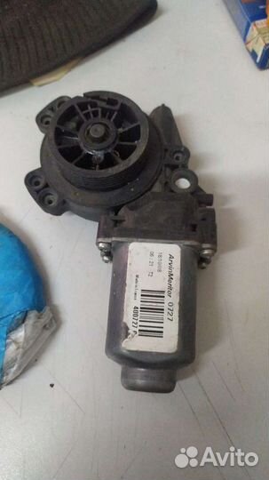 Моторчик стеклоподъемника рено