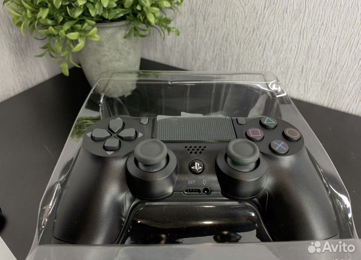 Джойстик DualShock PS4 V2 черный/black