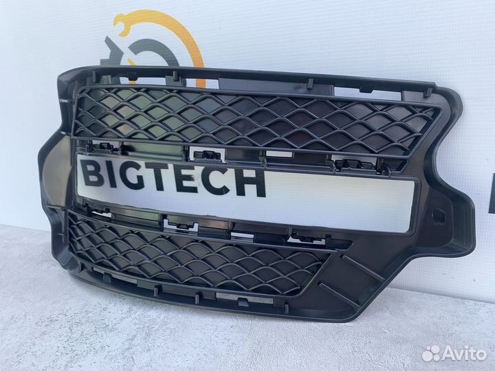 Решетка переднего бампера Mercedes A2048853022