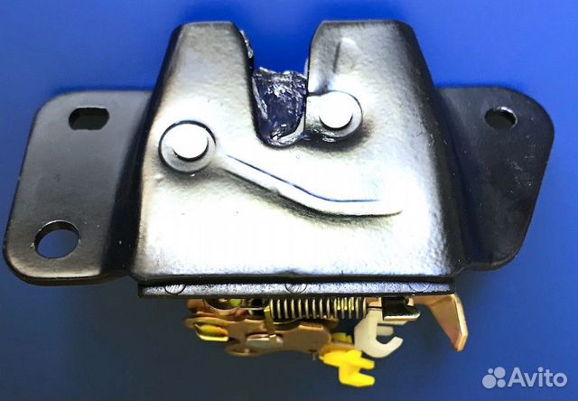 Замок багажника Мицубиси Делика