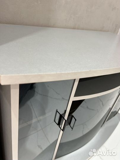 Тумба под телевизор