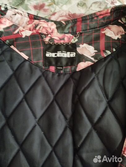 Куртка на девочку Accola