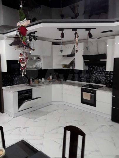 Дом 210 м² на участке 2 сот.