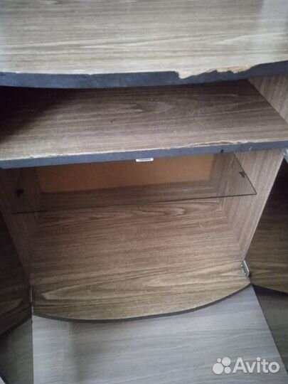 Тумбочка под телевизор на колесиках