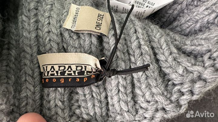 Napapijri новая шапочка. Унисекс