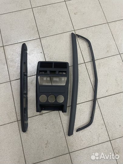 Приора 2 панелька и сабля перед зад (лотом)