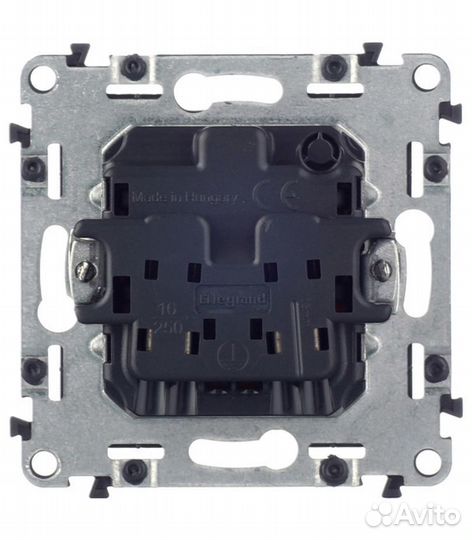 Розетка life 753516 скрытая установка слоновая кос