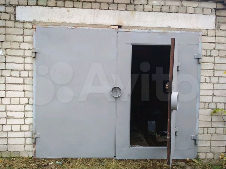 Гараж, > 30 м²