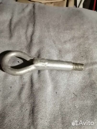 Крюк буксировочный VAG