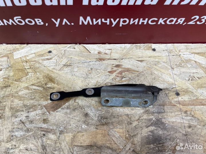 Петля капота левая Renault Logan