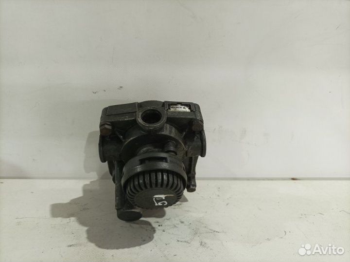 Б/У Б/У Клапан ускорительный Запчасть в хорошем