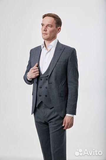Костюм тройка классический