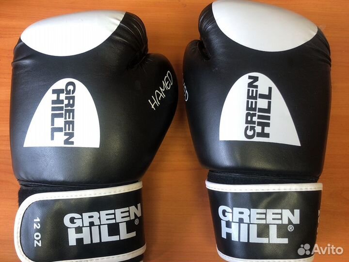 Боксерские перчатки