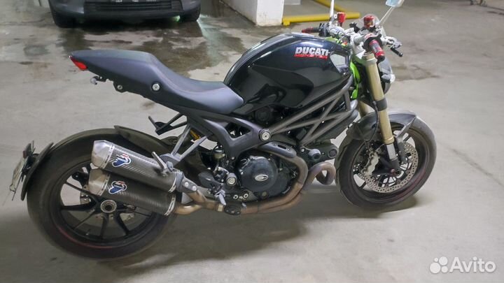 Ducati Monster 1100 evo