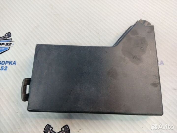 Крышка блока предохранителей Nissan Qashqai J10