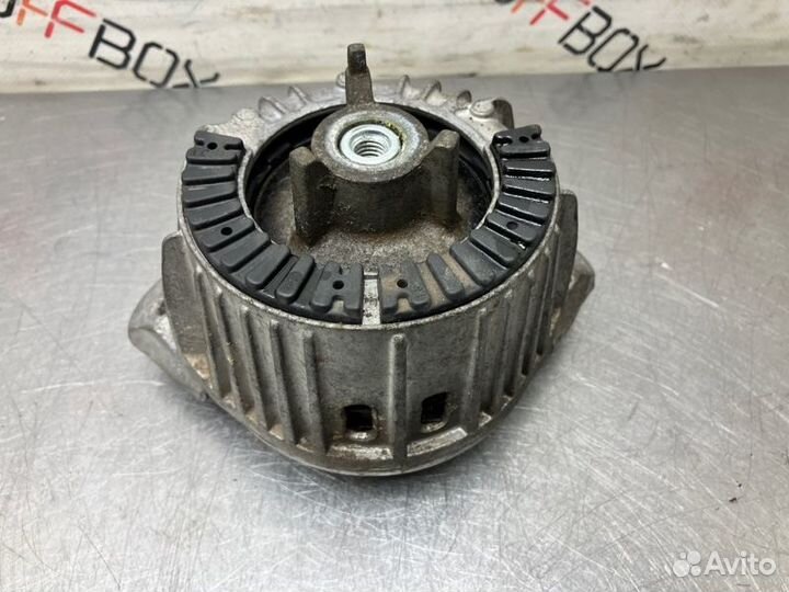 Подушка крепления двигателя Mercedes C-Class W204