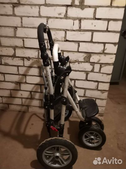 Прогулочная коляска prism jetem