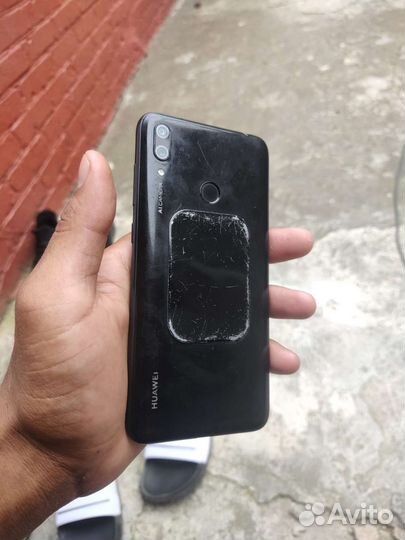Телефон Huawei Y7 2019 4/64