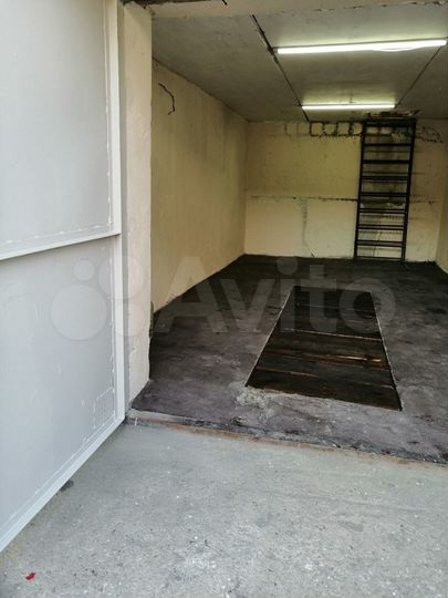 Гараж, > 30 м²