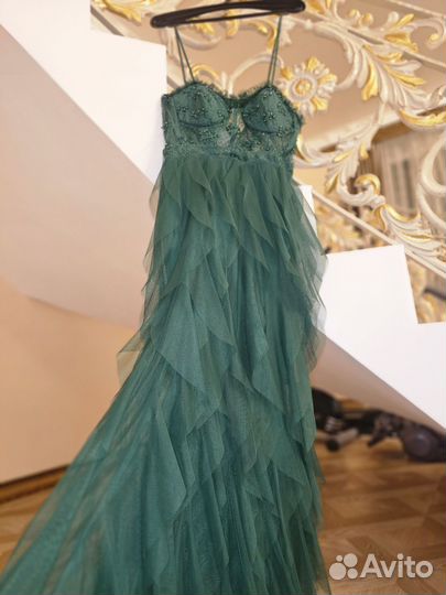 Шикарное вечернее платье, Изумрудное