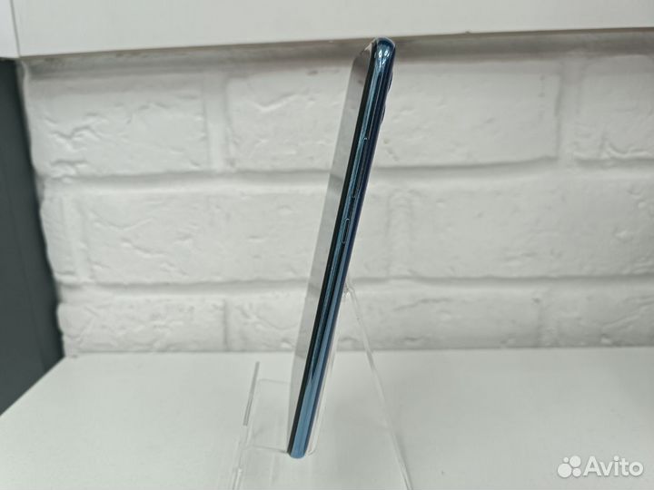 Мобильный телефон Honor 10 Lite 3/32 GB