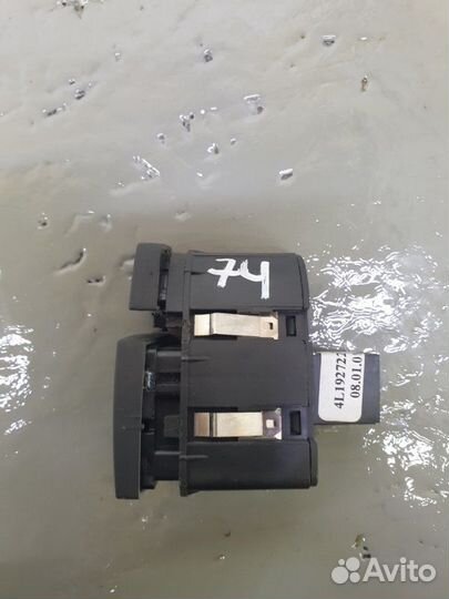 Кнопка бардачка Audi Q7 4LB 4.2 2007