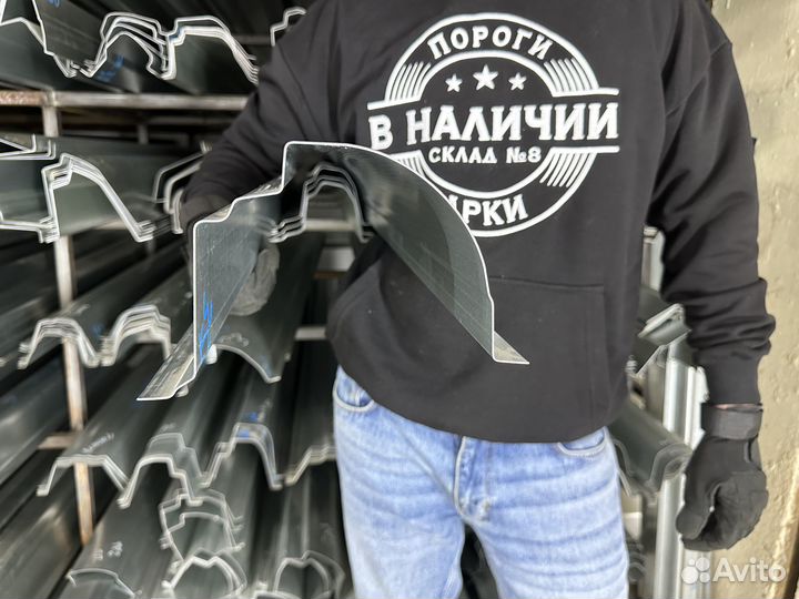 Порог Kia Sorento 1 кузовной левый