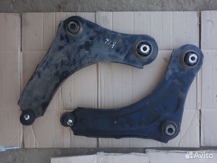 Рычаги передней подвески Renault Megane 3