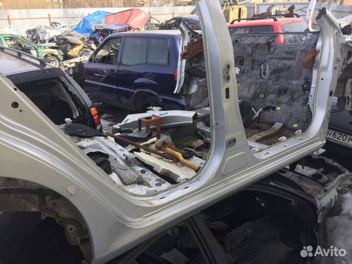 Toyota Corolla E150 2006-2013 порог правый